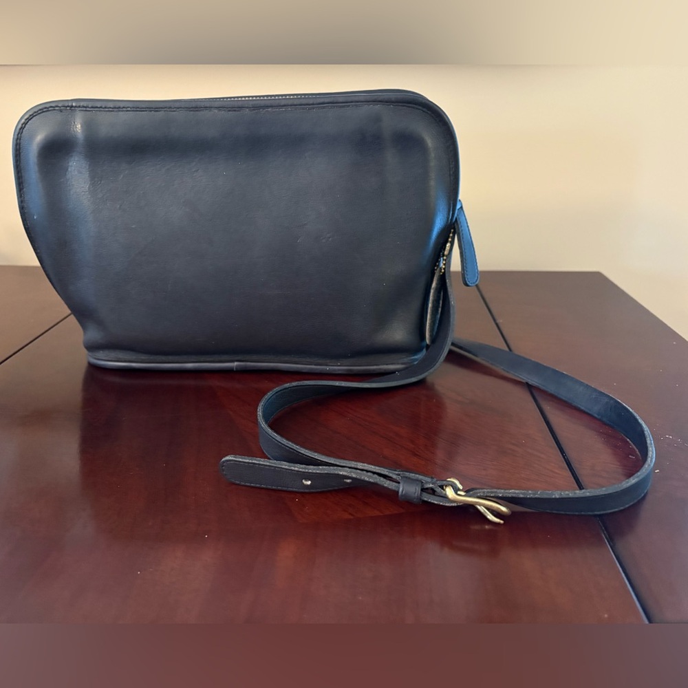 Vintage Coach Black Leather Shoulder Bag